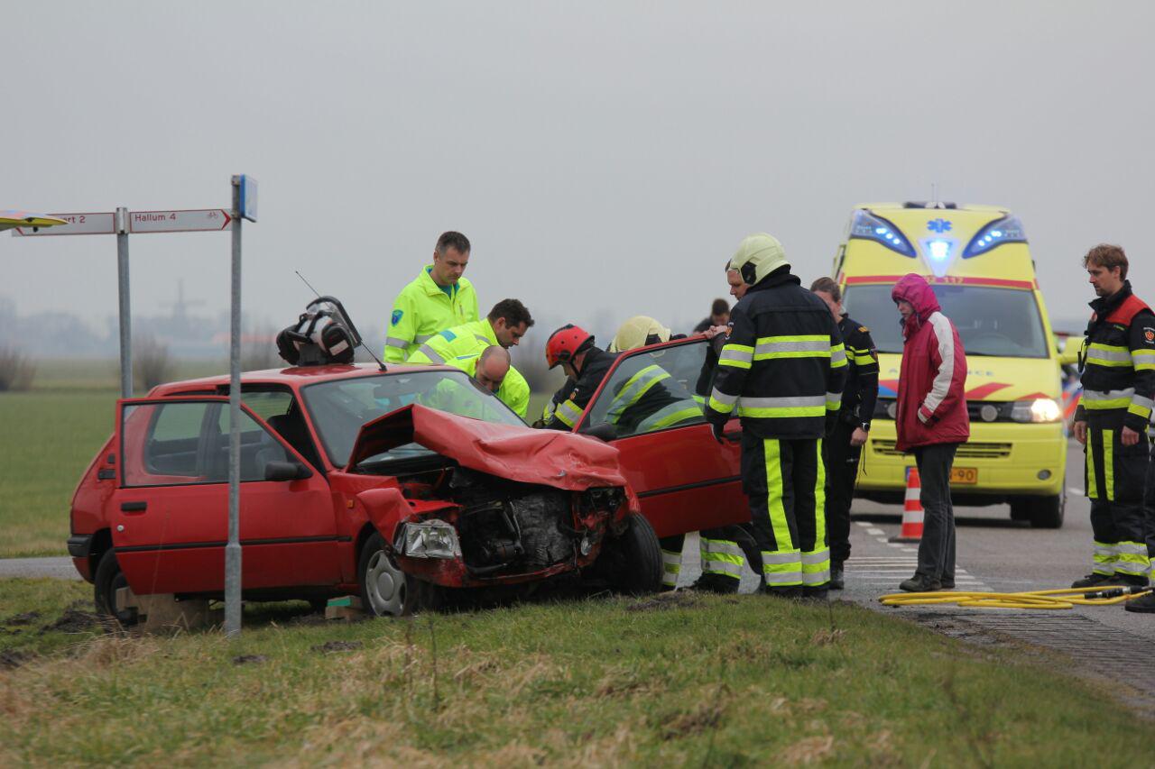 112-dokkum VIDEO: Twee gewonden bij ongeval Kleasterdyk